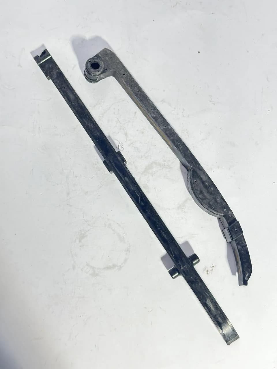 Suzuki GS 150 Timing Chain Tensioner Patti Set (Timing Chain Guides Pair) thumbnail